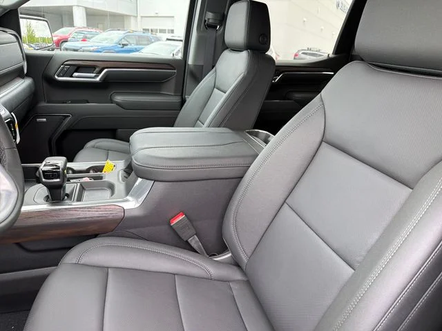 2026 GMC Sierra 1500 SLT - Photo 19