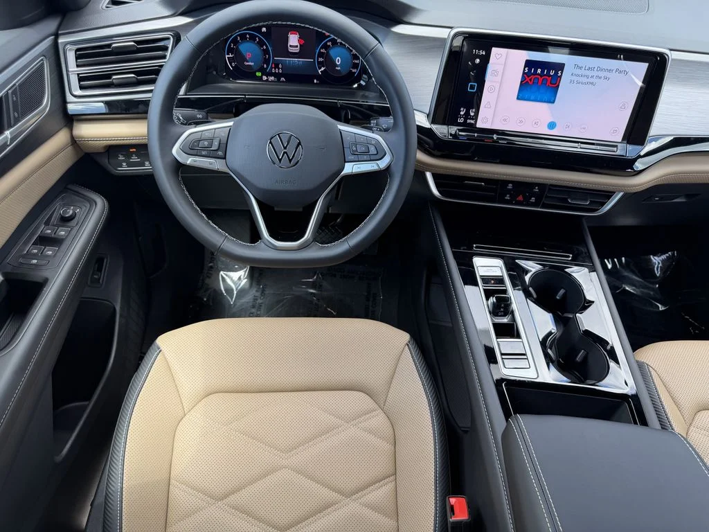 New 2026 White/off-white Volkswagen SE w/Technology image 17