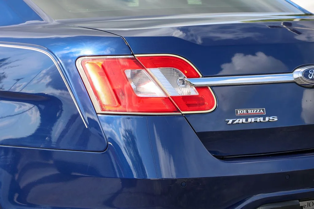 Used 2012 Blue Ford Limited image 19
