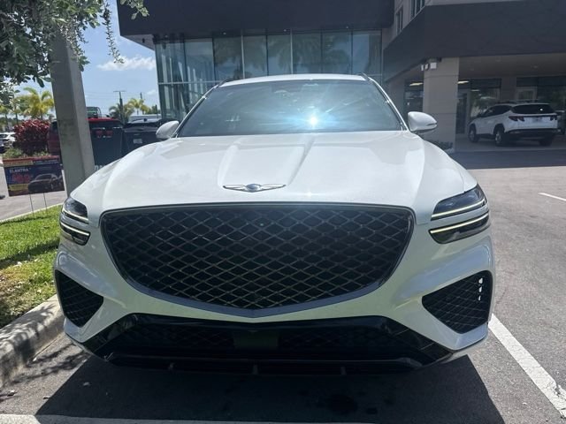 Used 2024 White Genesis 2.5T image 2