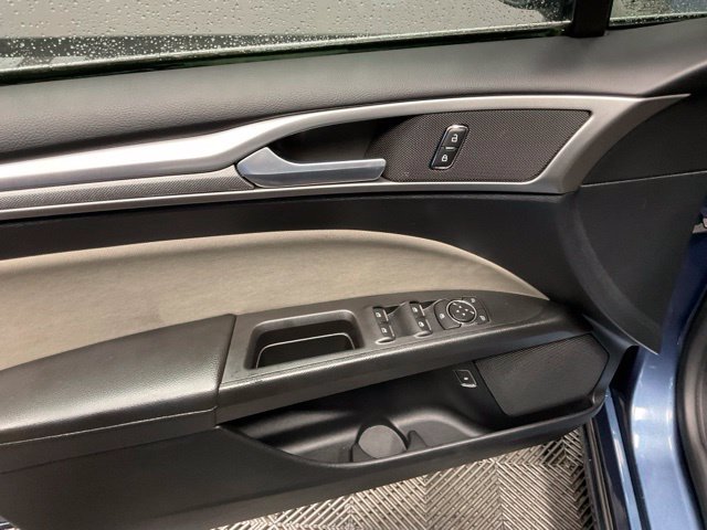 Used 2018 Blue Metallic Ford S image 14
