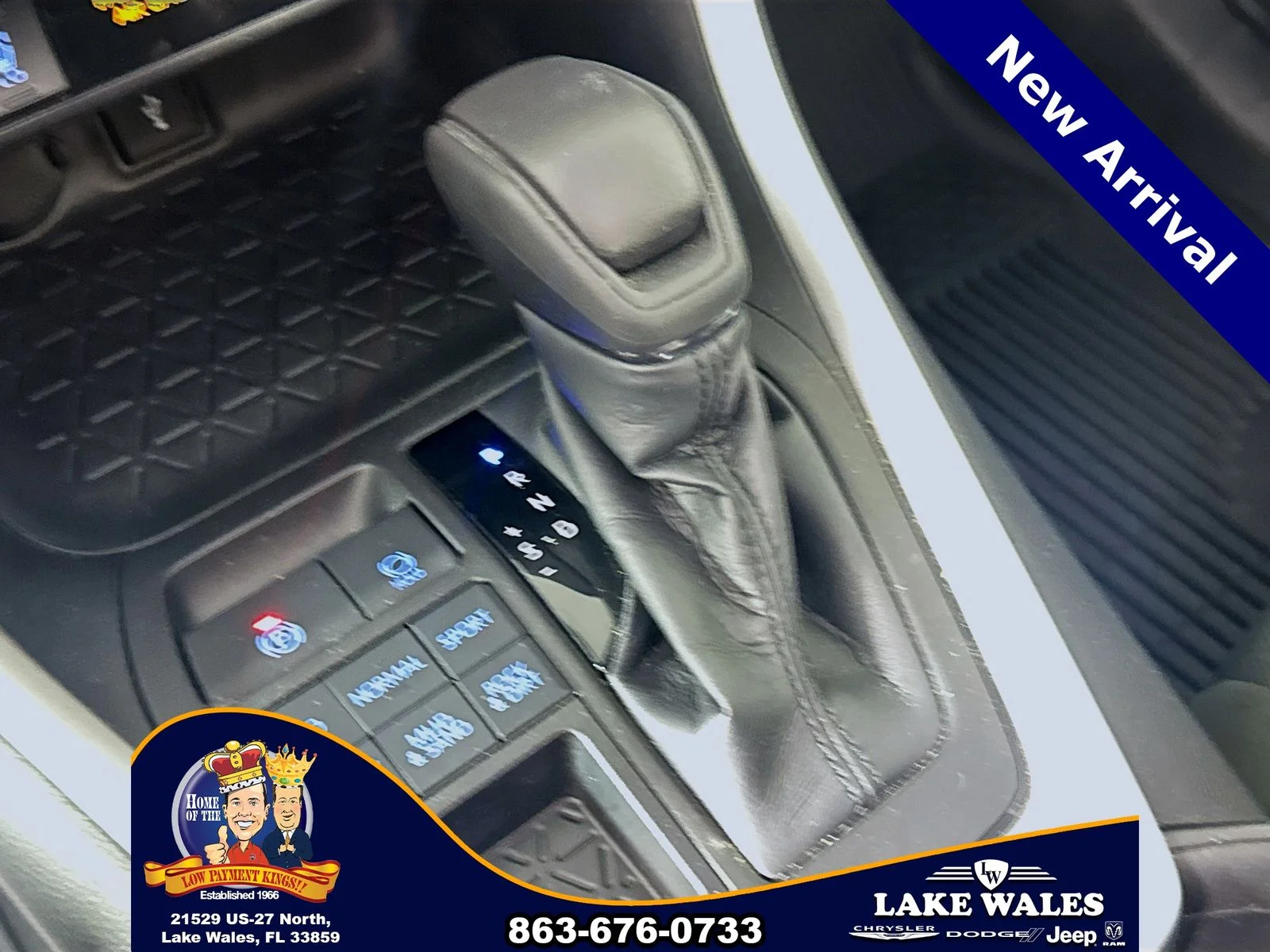 Certified Used 2022  Toyota XLE image 16