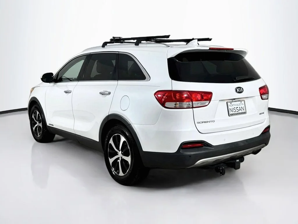 Used 2016 White Kia EX image 5