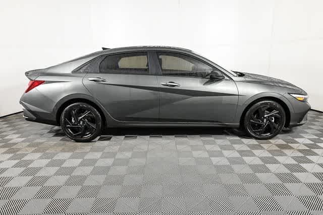 New 2026 Amazon Gray Hyundai SEL Sport image 5