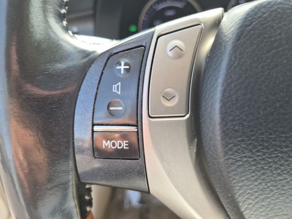 2014 Lexus ES 300h - Photo 19