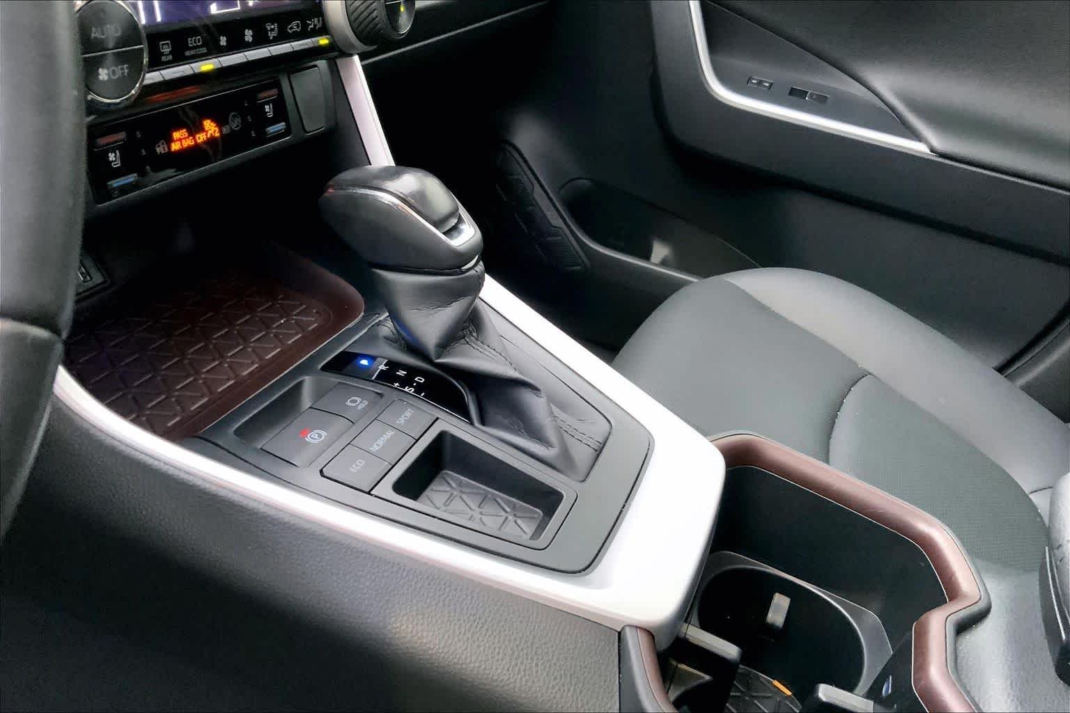 Used 2023 Wind Chill Pearl Toyota Limited image 16