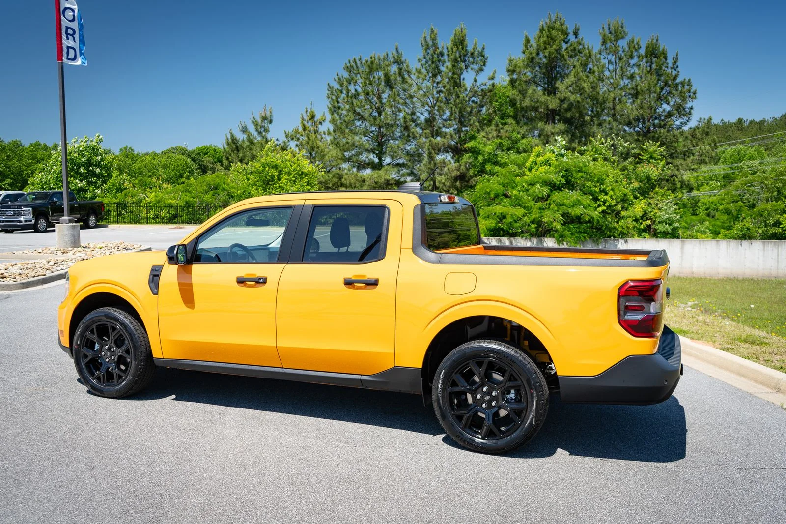 New 2026 Orange Fury Metallic Tri-Coat Ford XLT image 7