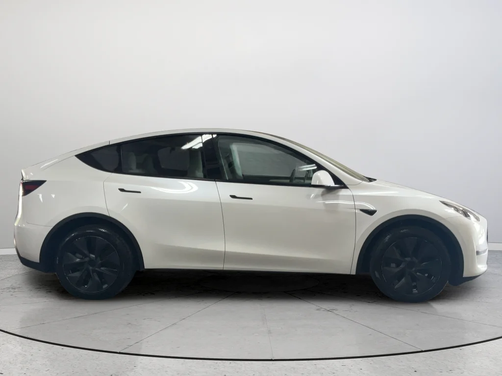 Used 2024 White Tesla Long Range image 5