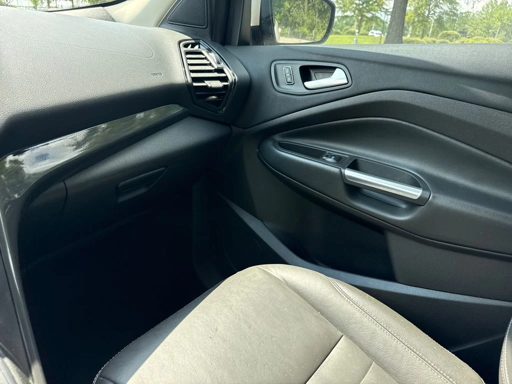 Used 2015 White Platinum Clearcoat Metallic Ford Titanium image 17