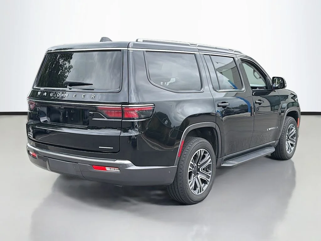 Used 2022 Diamond Black Jeep Series III image 5