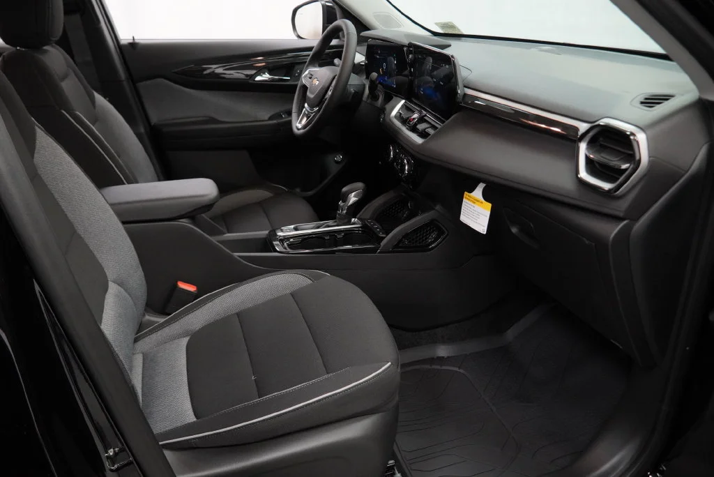New 2026 Mosaic Black Metallic Chevrolet LT image 34