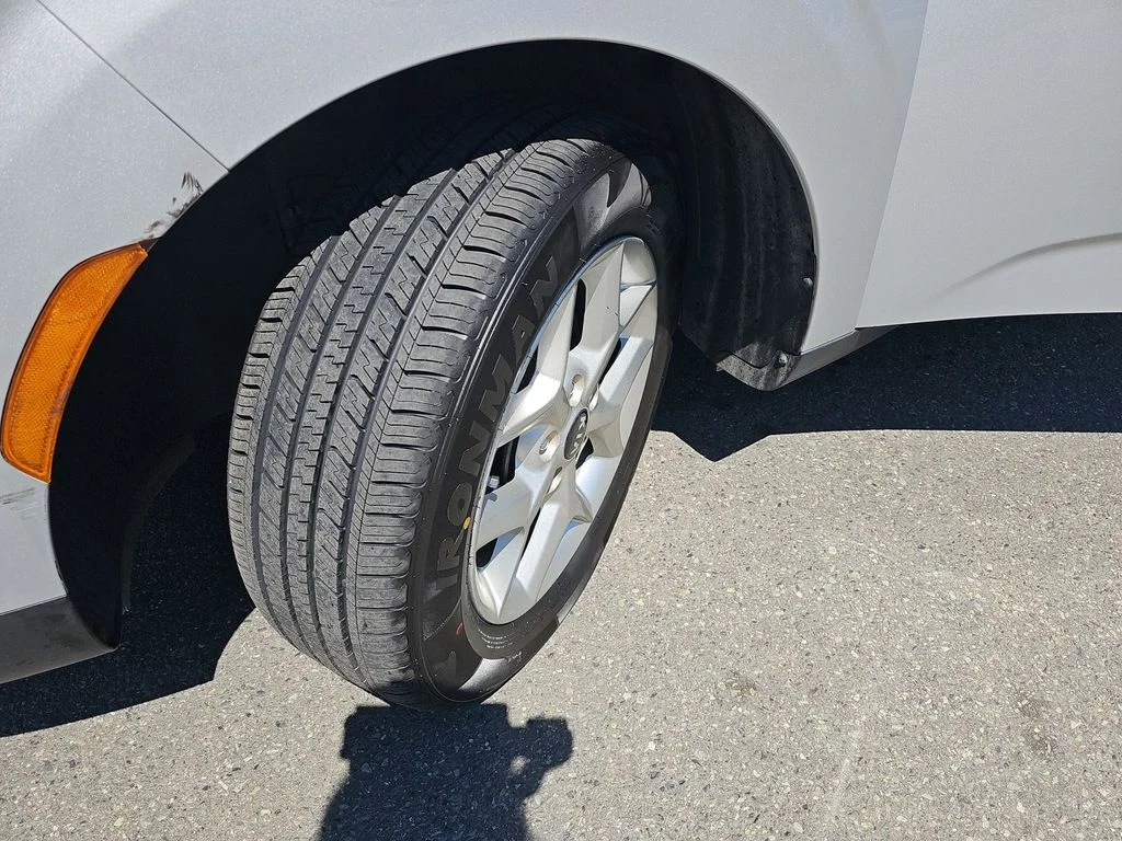 Used 2020 Silver Kia S image 30