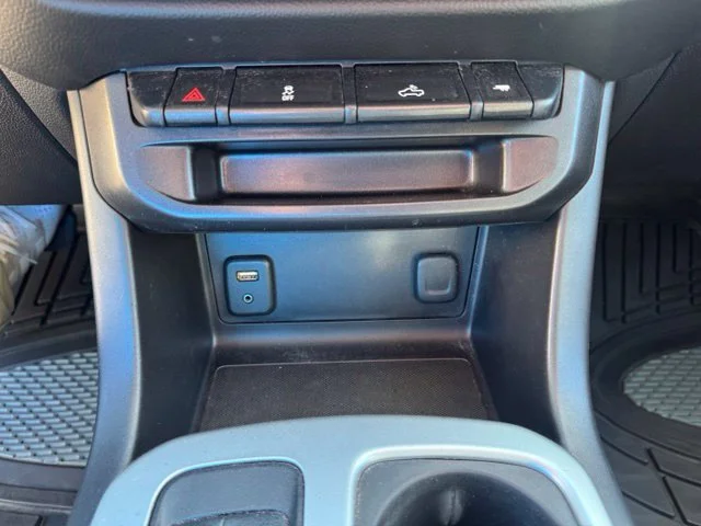 Used 2015 Gray Chevrolet LT image 28