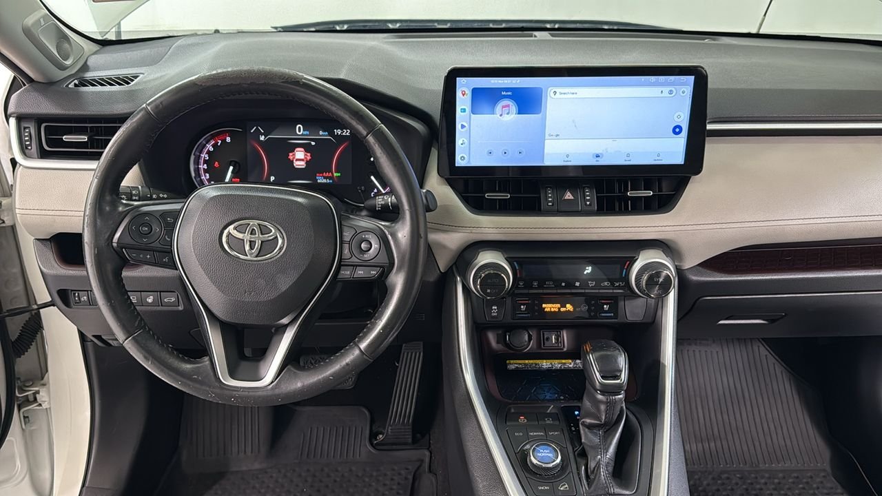 Certified Used 2019 White Toyota Limited image 9