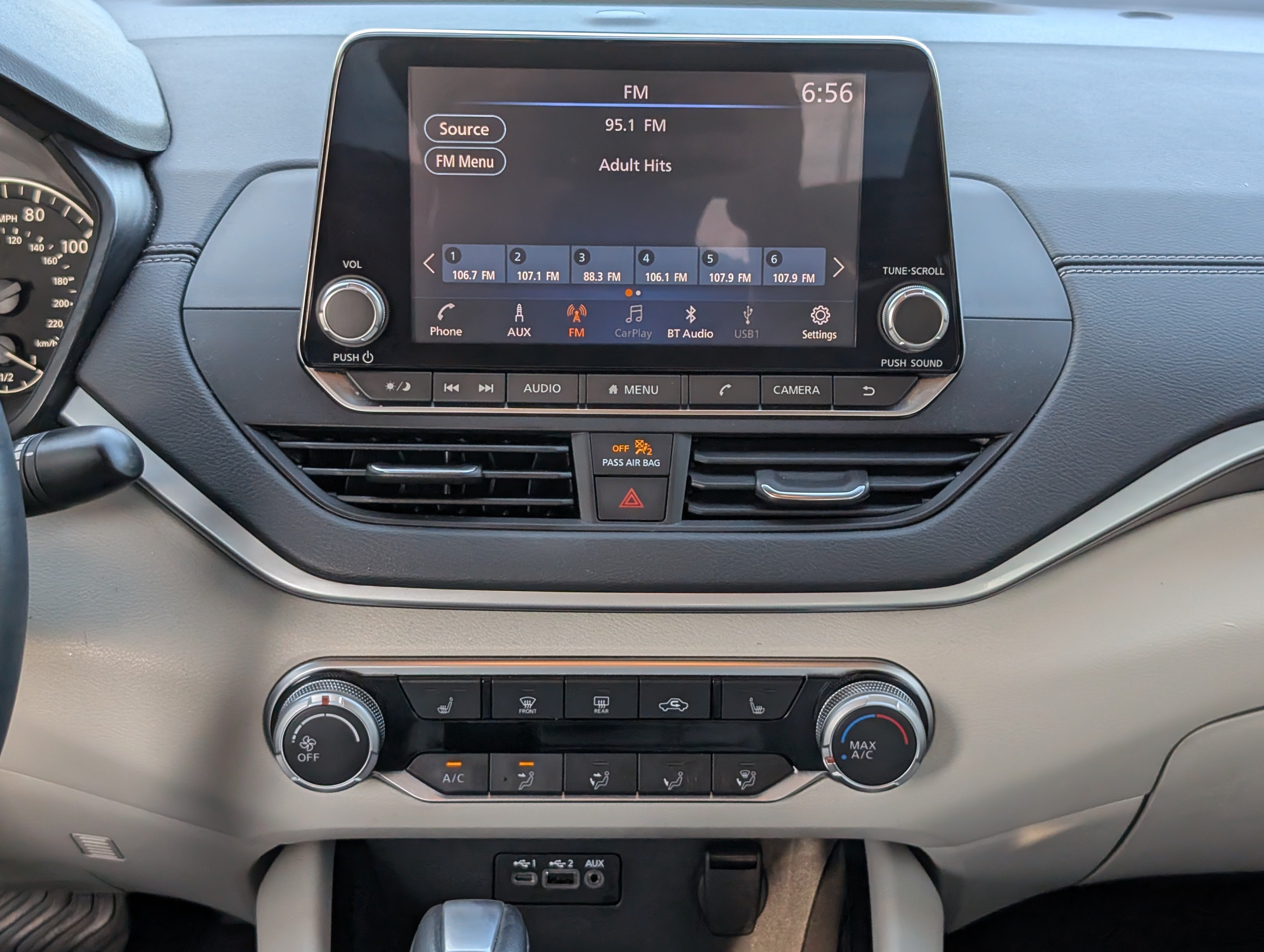 Used 2022 Pearl White Tricoat Nissan 2.5 SV image 17