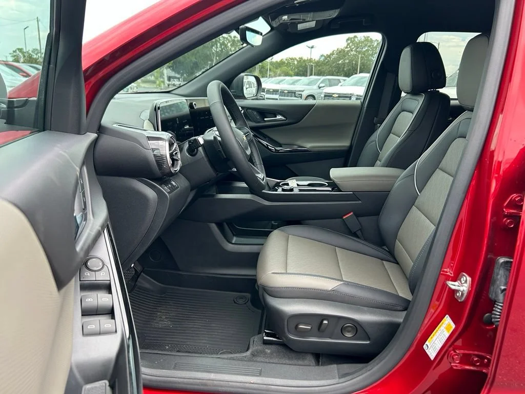 2027 Chevrolet Equinox LT - Photo 14