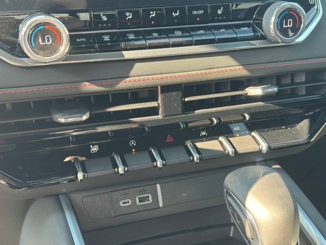 2026 Chevrolet Colorado Z71 - Photo 18