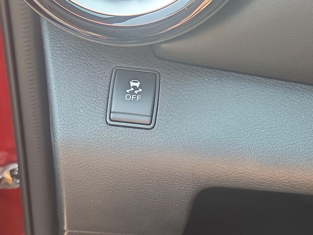 Used 2019 Red Nissan SR image 12