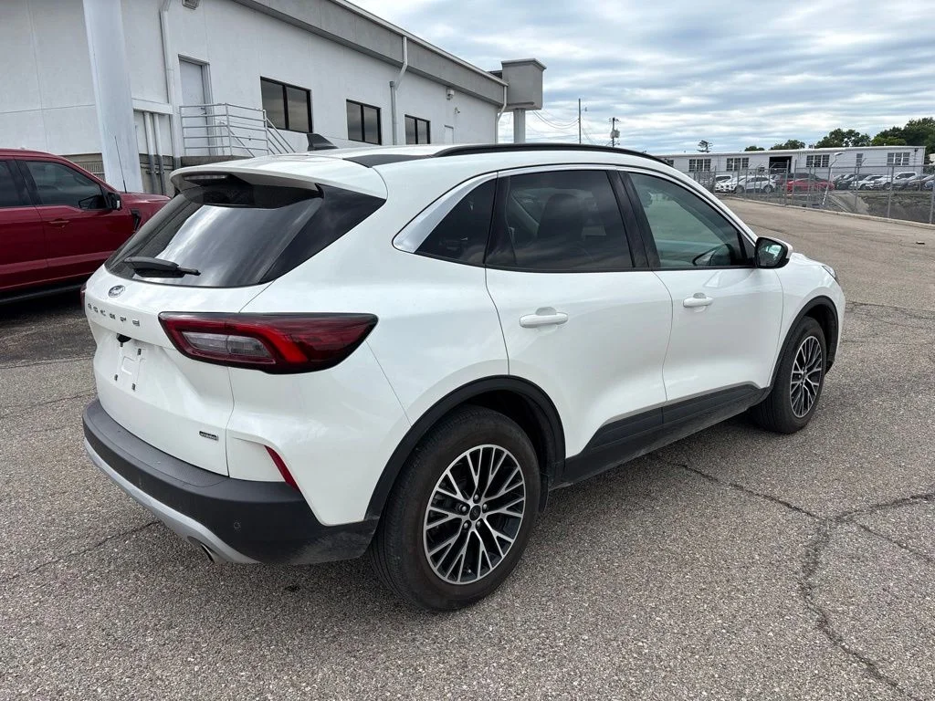 Used 2023 White Metallic Ford Base image 7