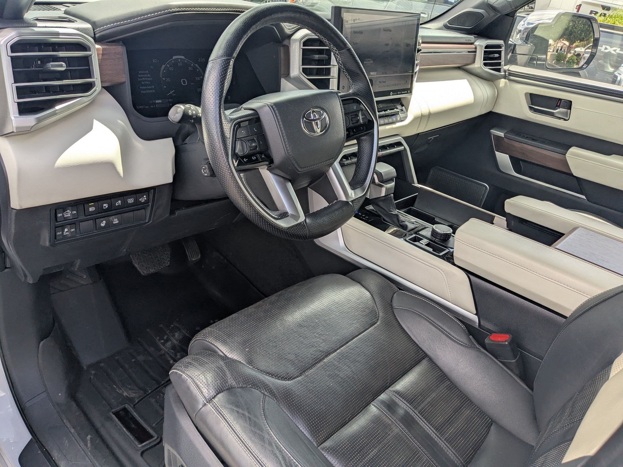 Used 2022 White Toyota Capstone Hybrid image 15
