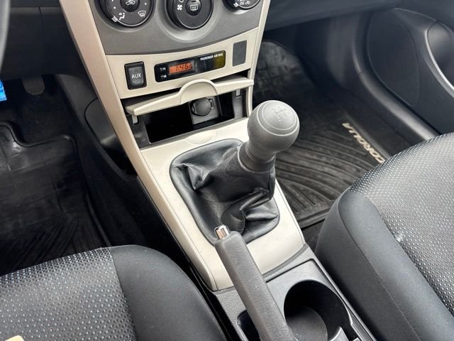 Used 2010 White Toyota S image 27
