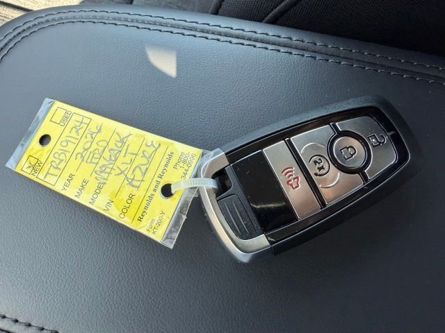 New 2026 Azure Gray Metallic Tri-Coat Ford XLT image 47