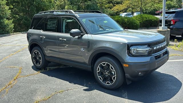 New 2026 Carbonized Gray Metallic Ford Outer Banks image 25