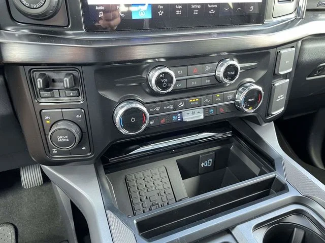 New 2026 Marsh Gray Ford Lariat image 14