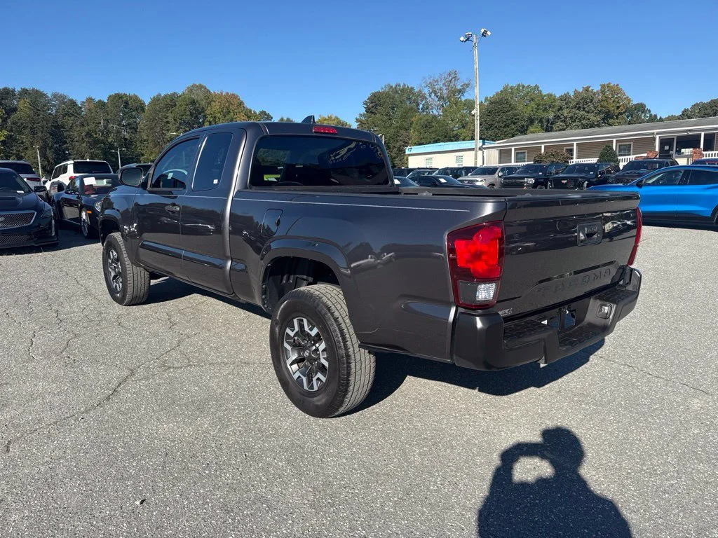 Used 2022 Gray Toyota SR image 3