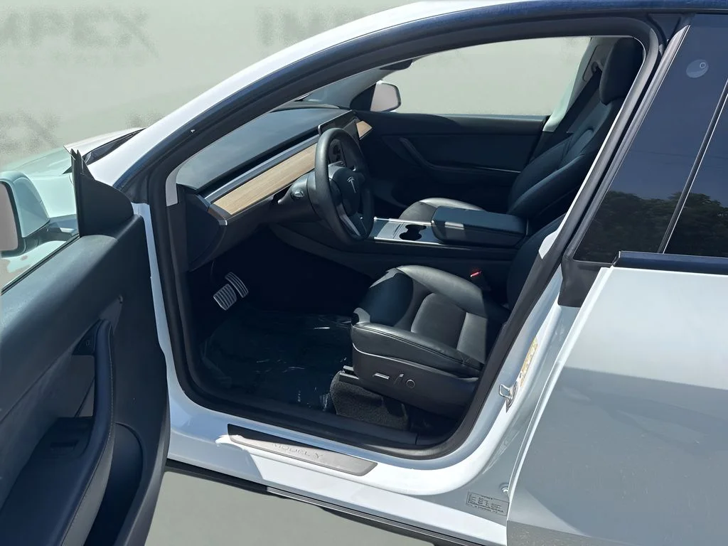 Used 2022 White Tesla Performance image 9