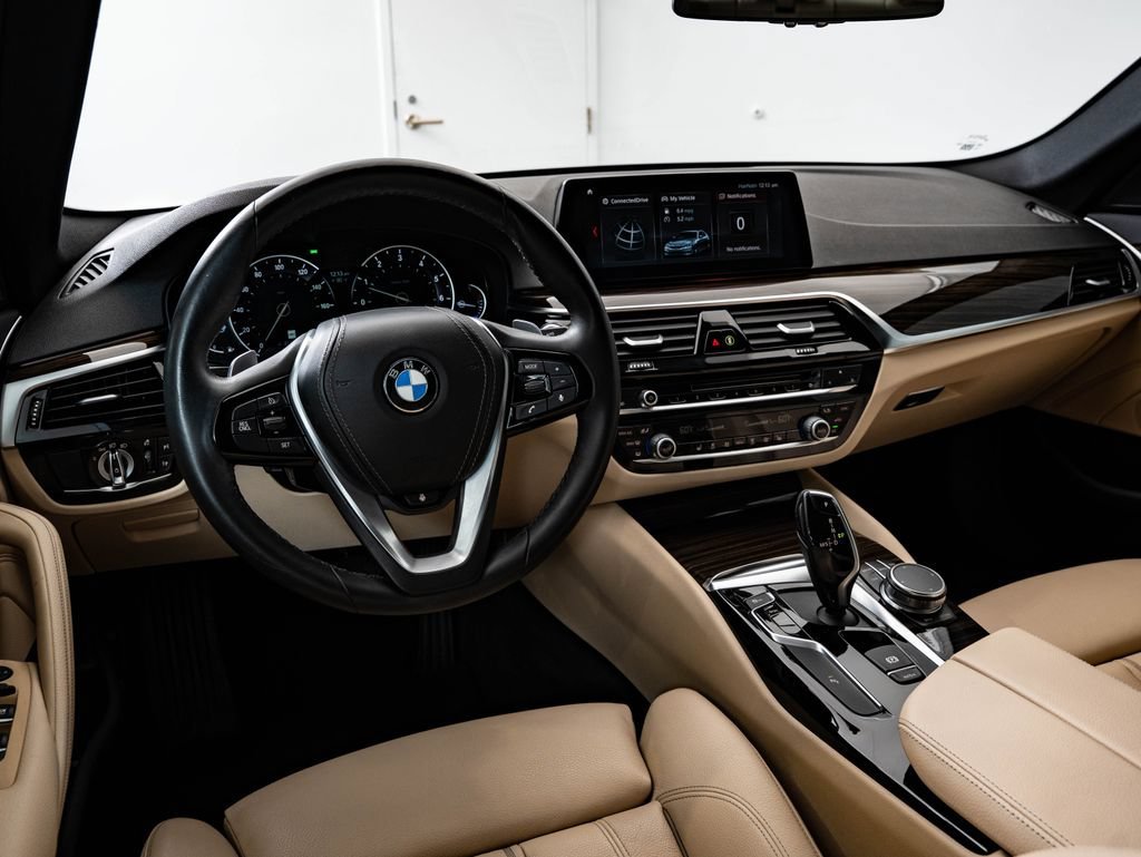 Used 2019 Jet Black BMW 540i image 4