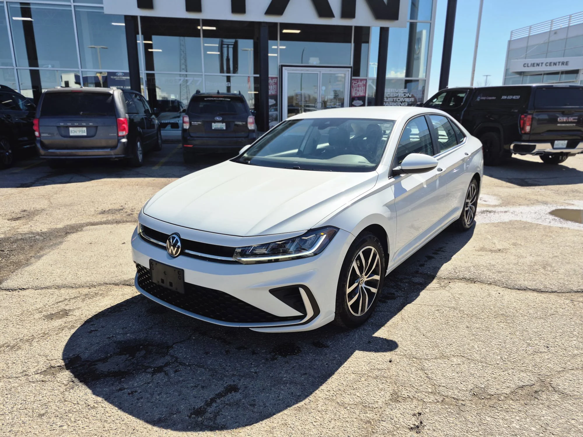 Certified Used 2025 Oryx White Pearl Volkswagen Comfortline*Adapt Cruise | Remote Start | Htd Seats & Wheel | Blind Spot Detect | Lane Keep Assist image 3