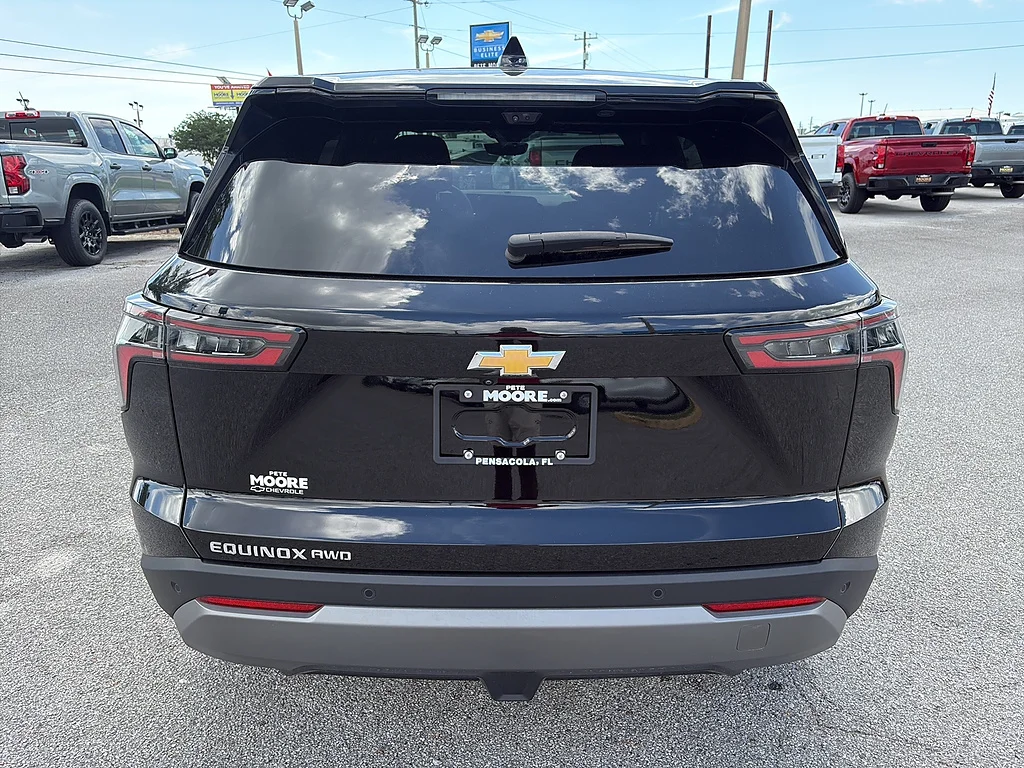Used 2025 Mosaic Black Metallic Chevrolet  image 7