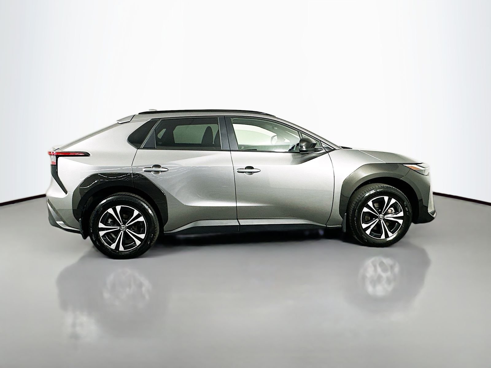 Used 2023 Heavy Metal Toyota XLE image 8