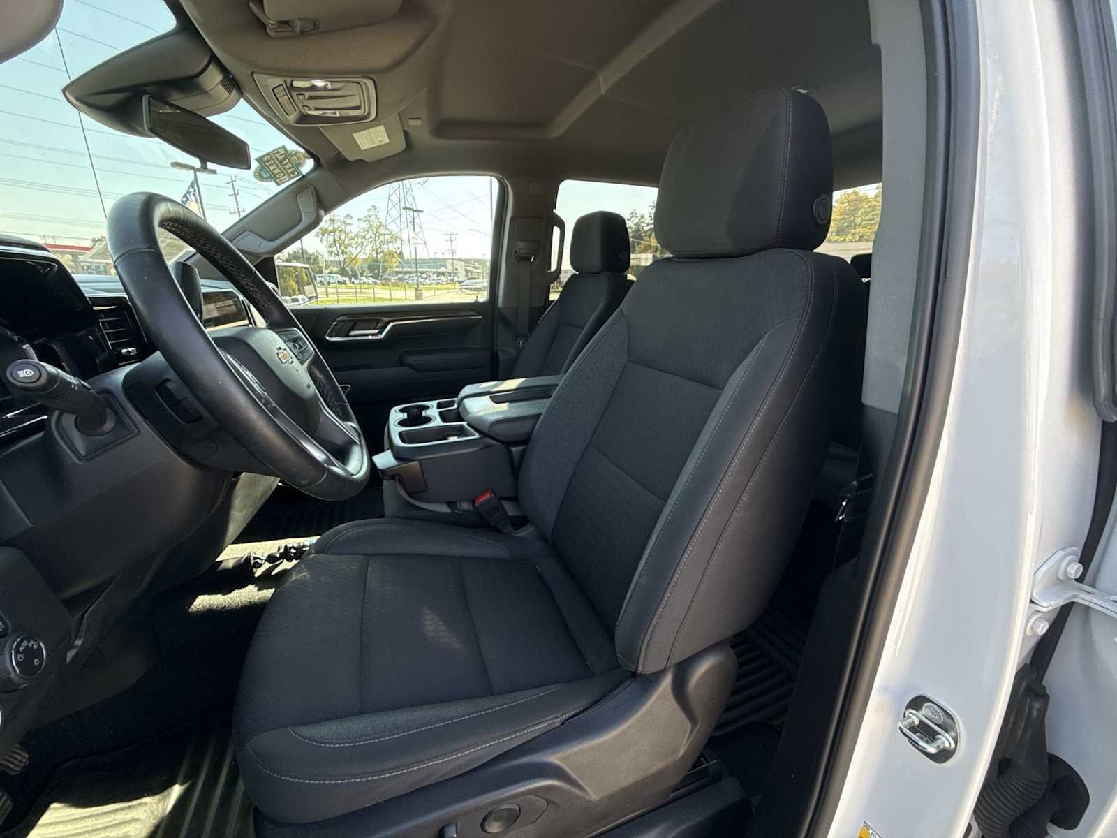 2024 Chevrolet Silverado 1500 LT - Photo 18