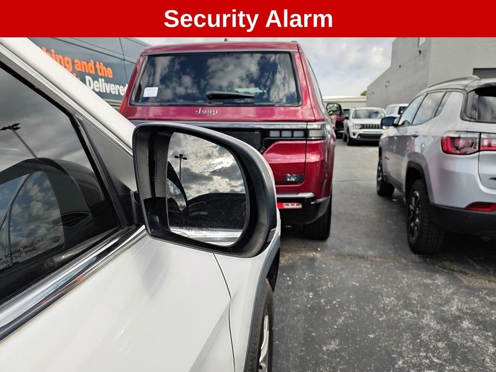 Used 2019 White Jeep Latitude Plus image 10