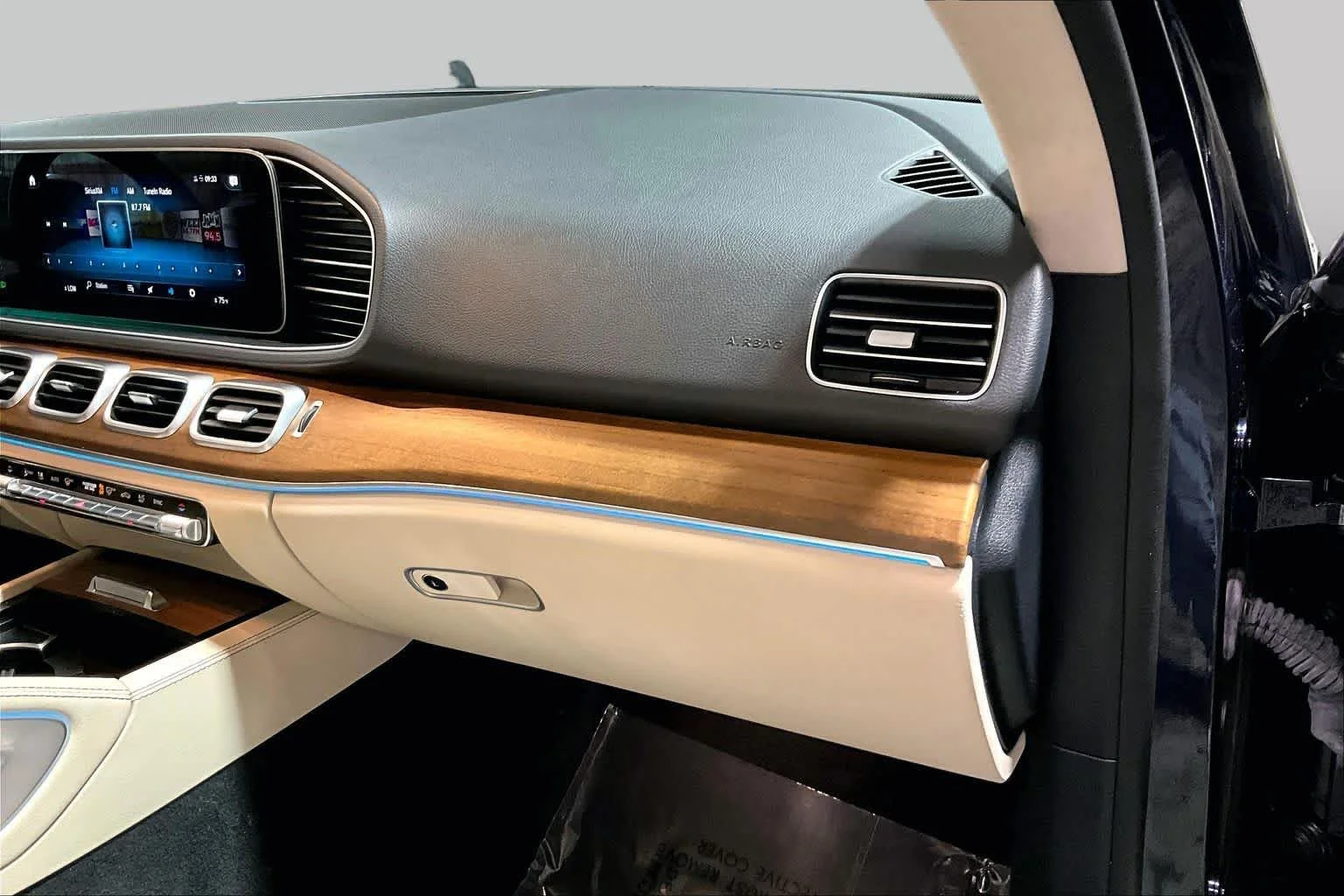 Used 2022 Lunar Blue Metallic Mercedes-Benz GLE 350 image 19