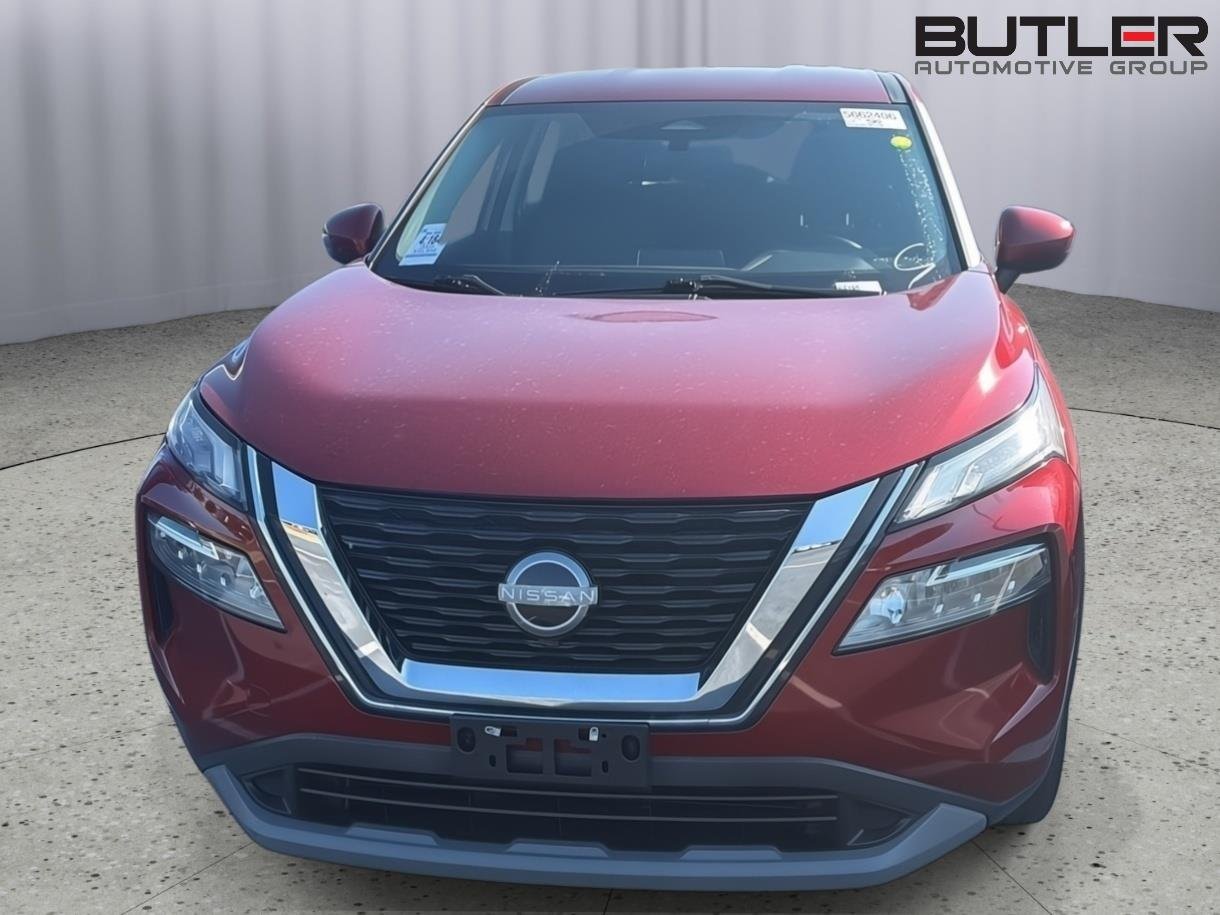 Used 2023 Scarlet Ember Tintcoat Nissan SV image 4