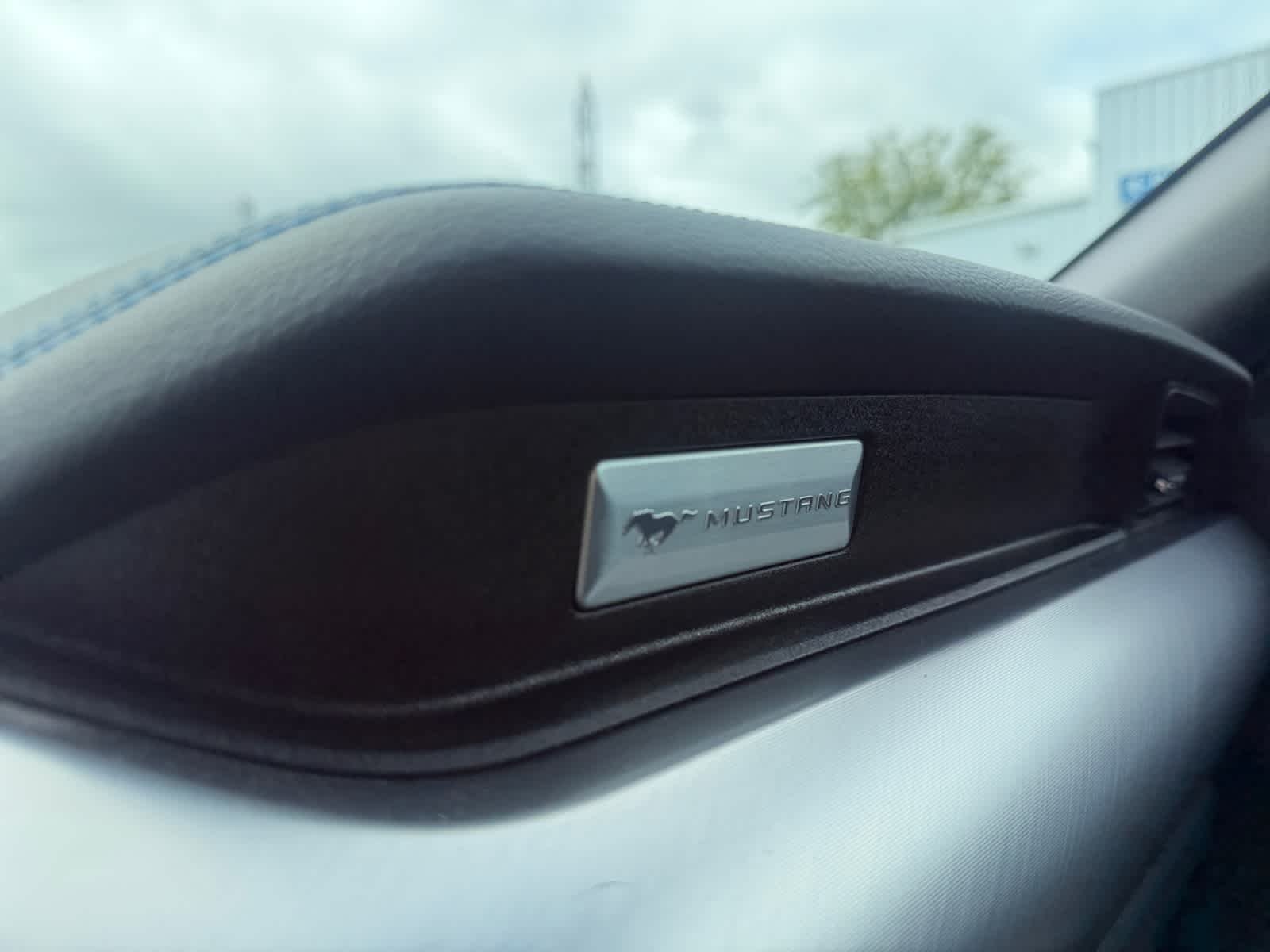Used 2022 Oxford White Ford GT Premium image 32