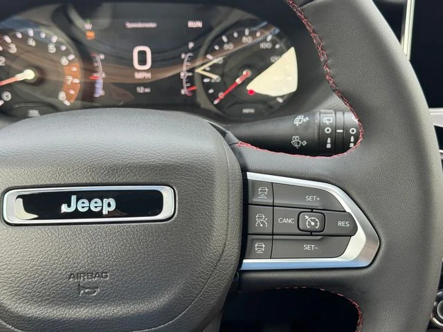 New 2026 Red Hot Pearl-Coat Exterior Paint Jeep Trailhawk image 26