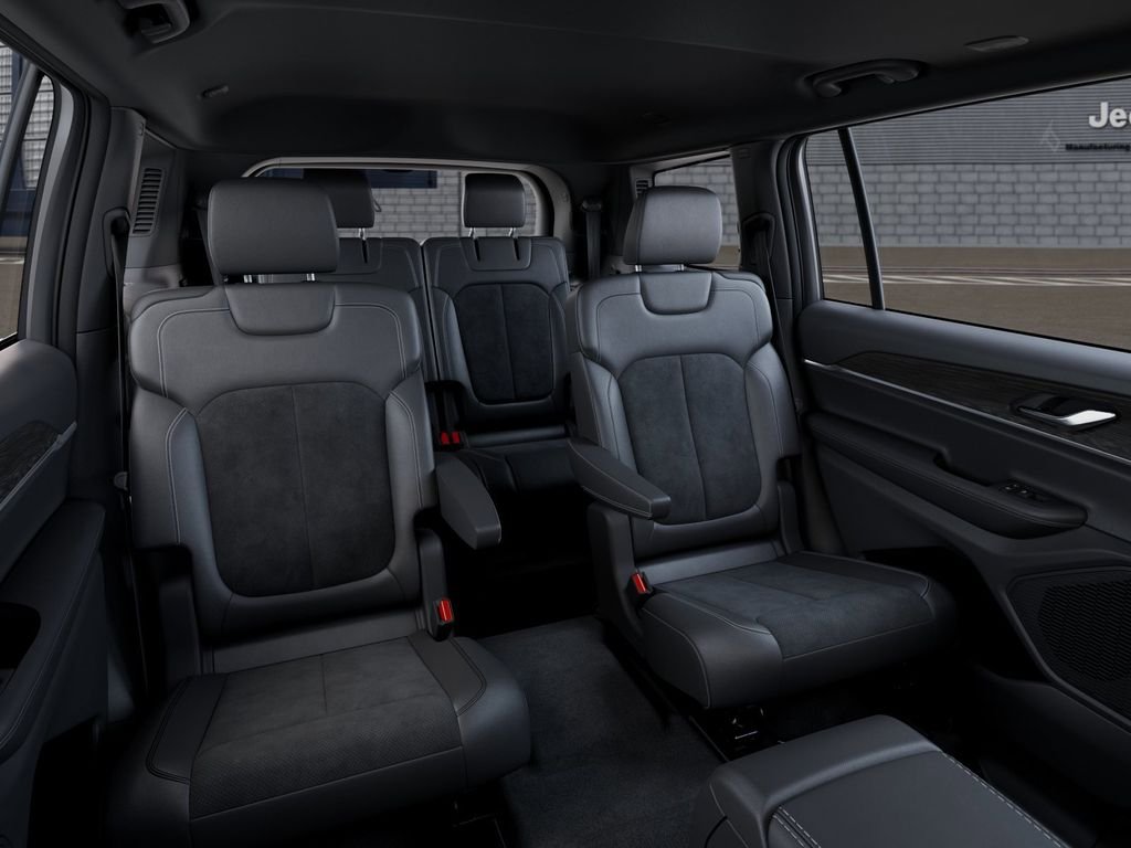 New 2026 Velvet Red Pearl-Coat Exterior Paint Jeep Laredo image 15