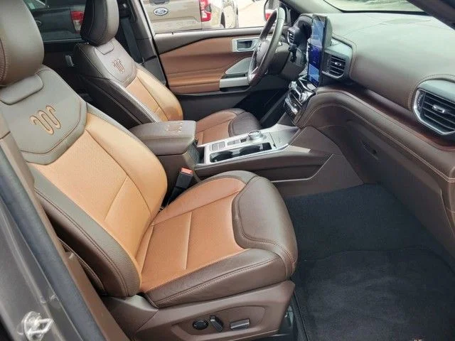 Used 2024 Gray Metallic Ford King Ranch image 17