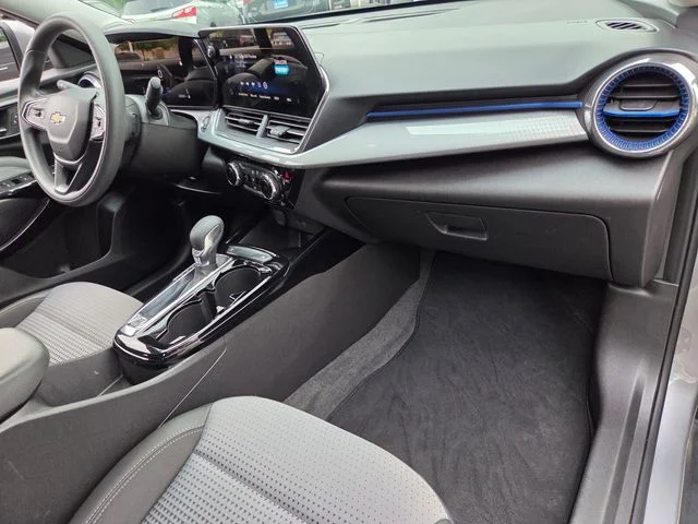 Used 2025 Gray Chevrolet LT image 17
