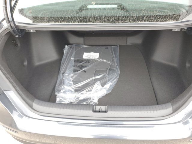 New 2026 Meteorite Gray Metallic Honda SE image 12