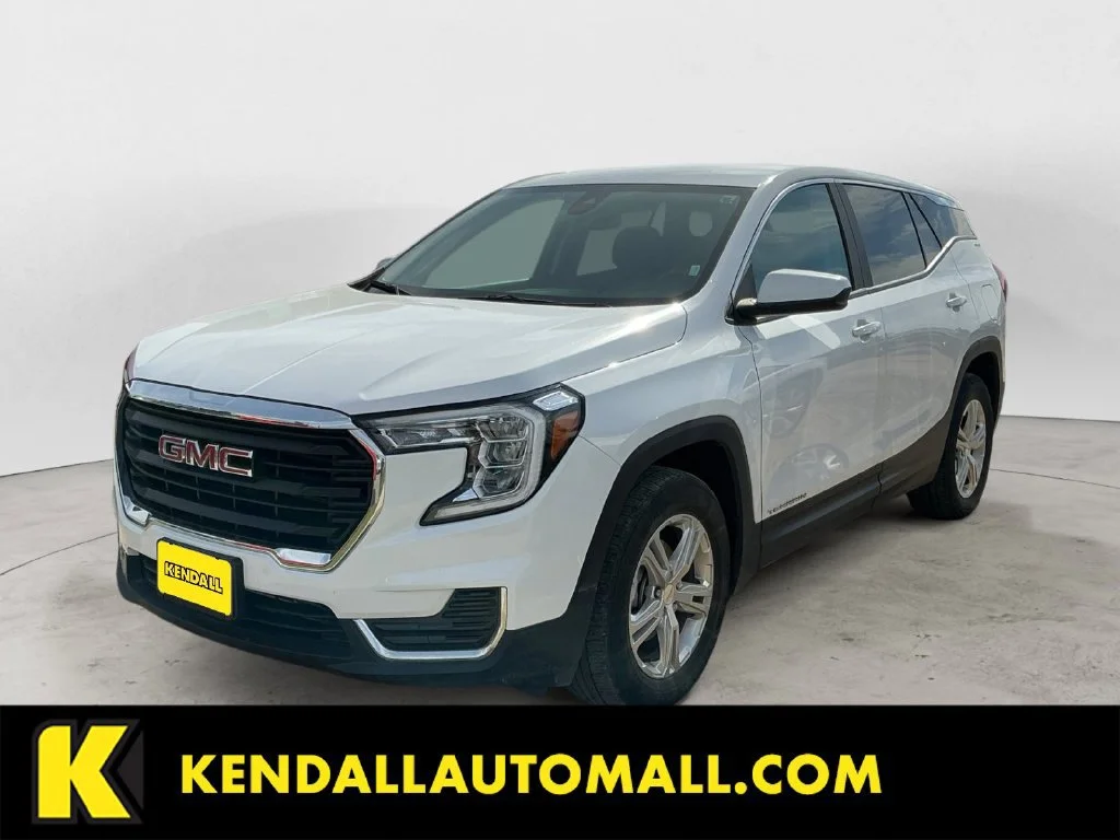 Used 2024 Summit White GMC SLE image 1