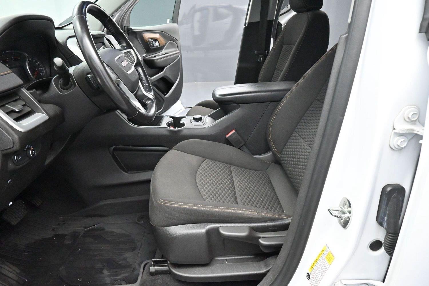 Used 2020 Summit White GMC SLE image 13