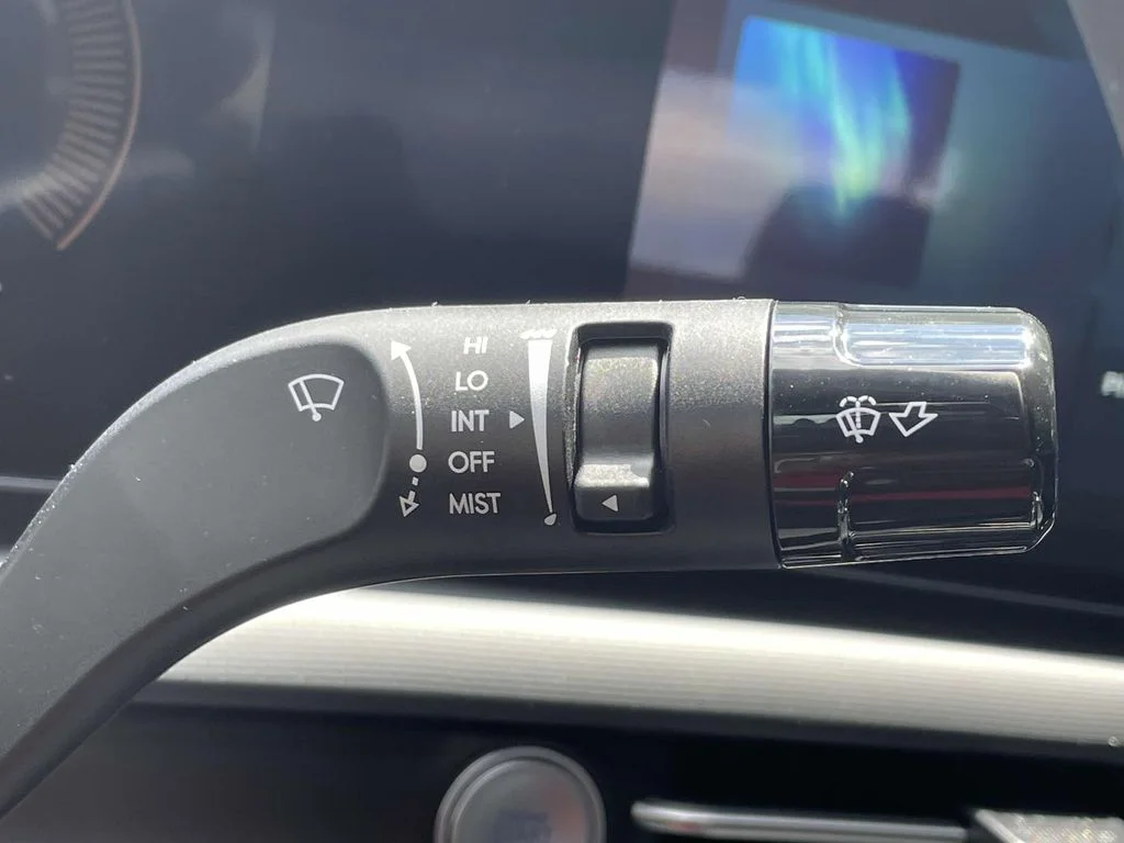 New 2025 Green Hyundai SEL image 21