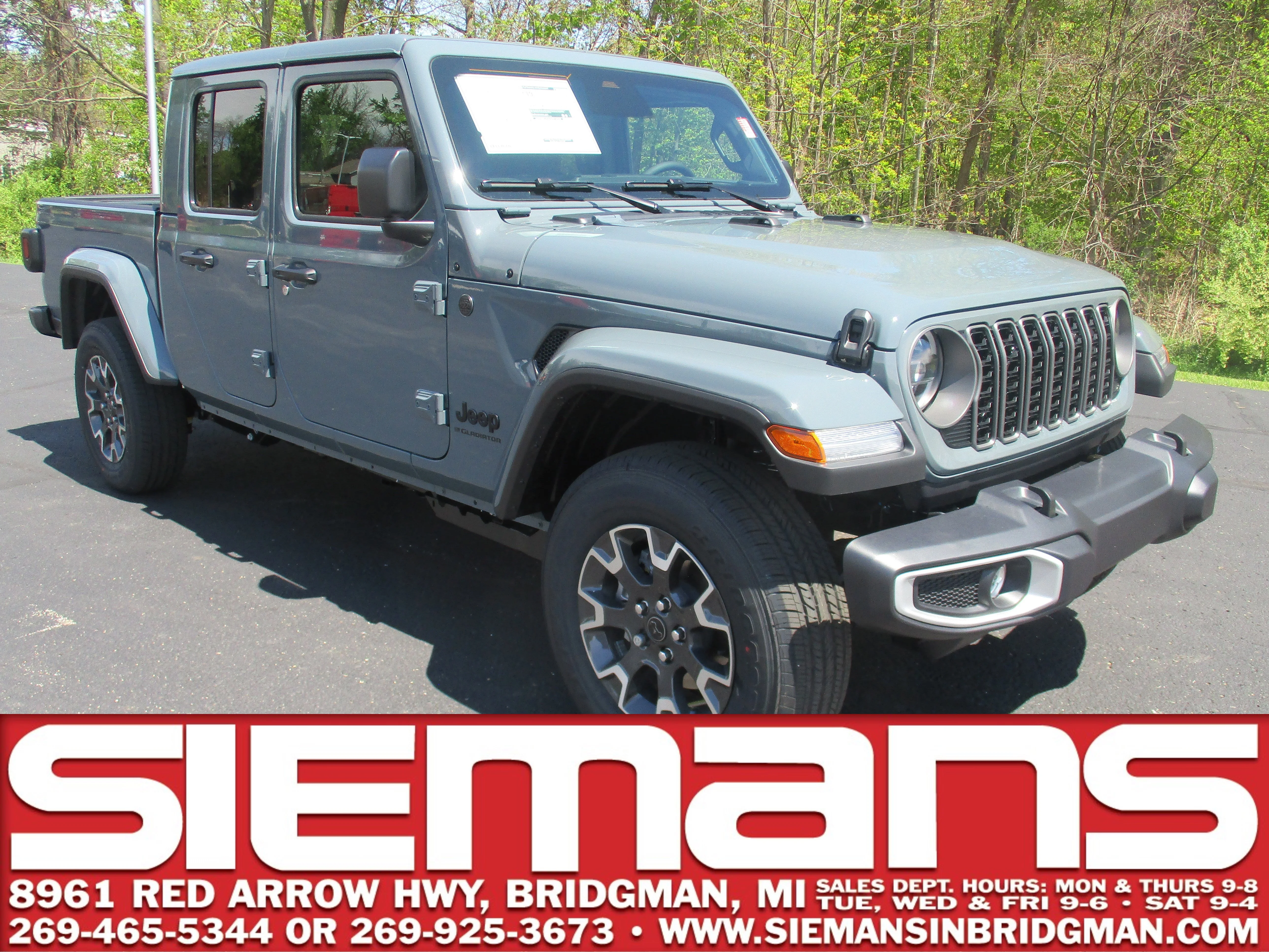 2026 Jeep Gladiator Sahara Auto's photo