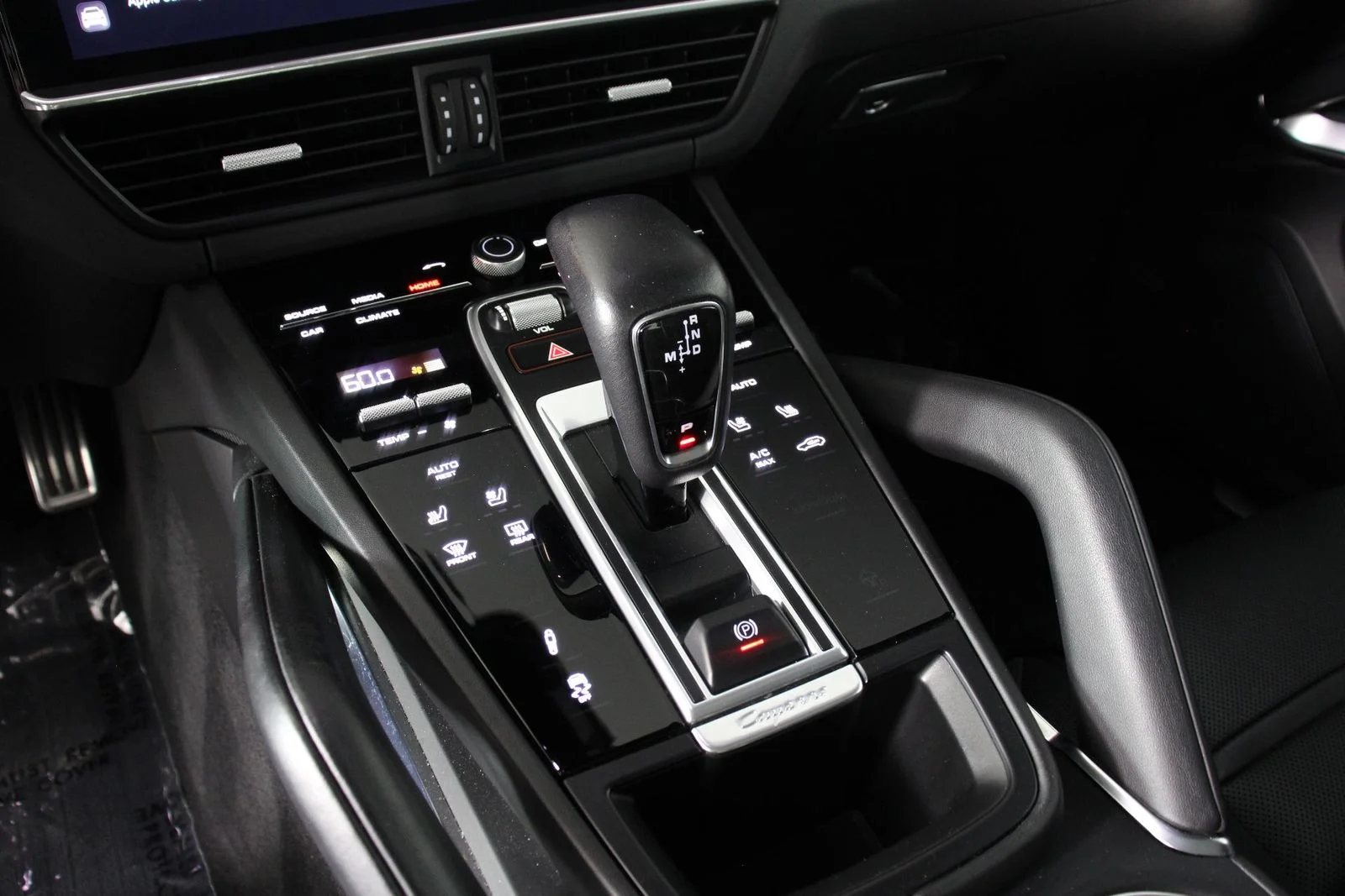 Used 2022 Chalk Porsche Turbo image 18