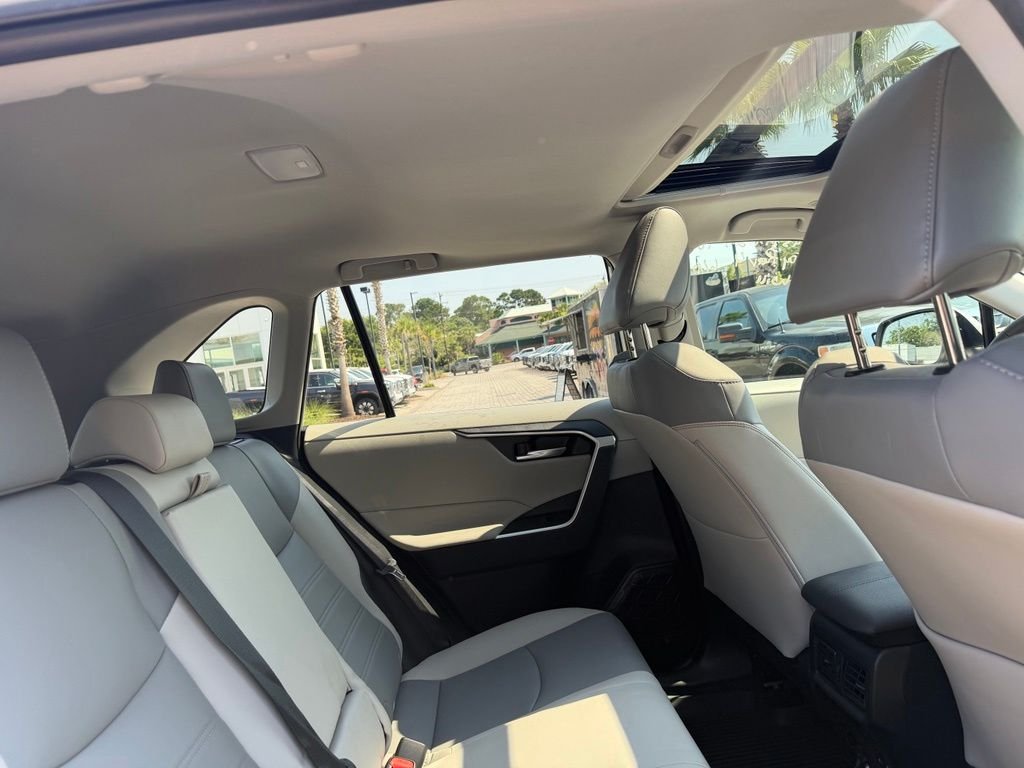 Used 2025 Pearl Toyota XLE Premium image 20